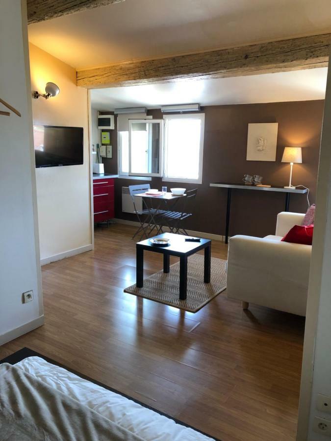 Sous Le Toit Pres De La Cathedrale St.Pierre Apartment Montpellier Bagian luar foto