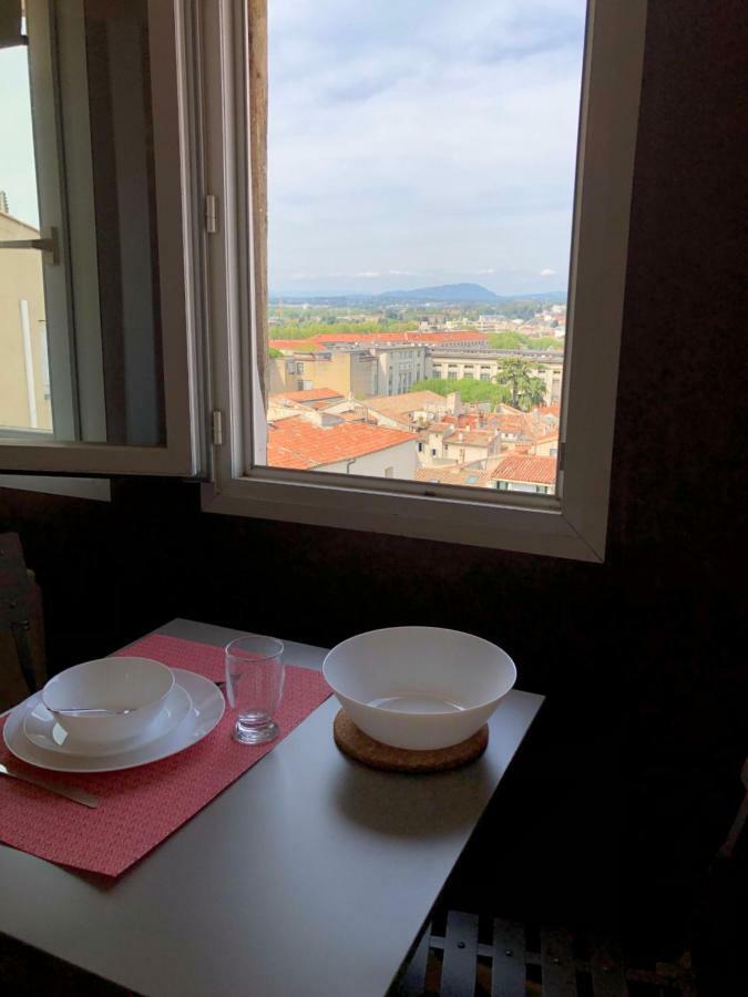 Sous Le Toit Pres De La Cathedrale St.Pierre Apartment Montpellier Bagian luar foto